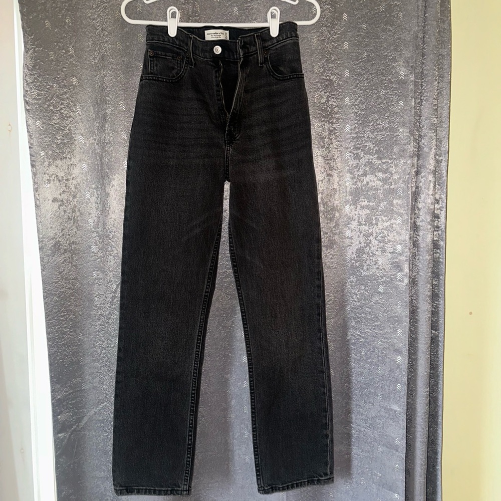 Abercrombie & Fitch - Ultra High Rise 90s Straight Jean